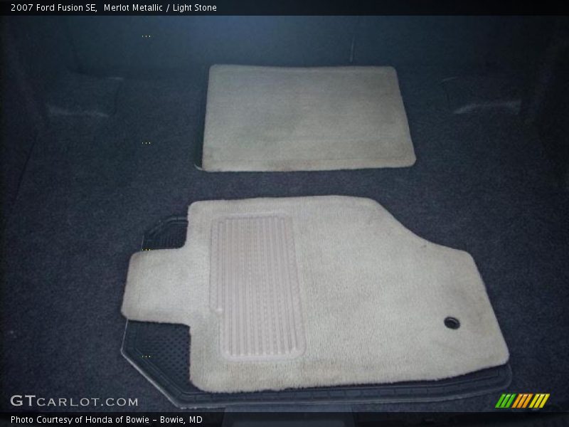 Merlot Metallic / Light Stone 2007 Ford Fusion SE
