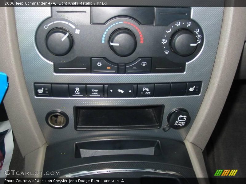 Light Khaki Metallic / Khaki 2006 Jeep Commander 4x4