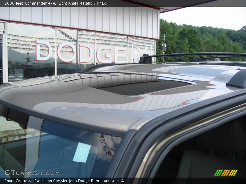 Light Khaki Metallic / Khaki 2006 Jeep Commander 4x4