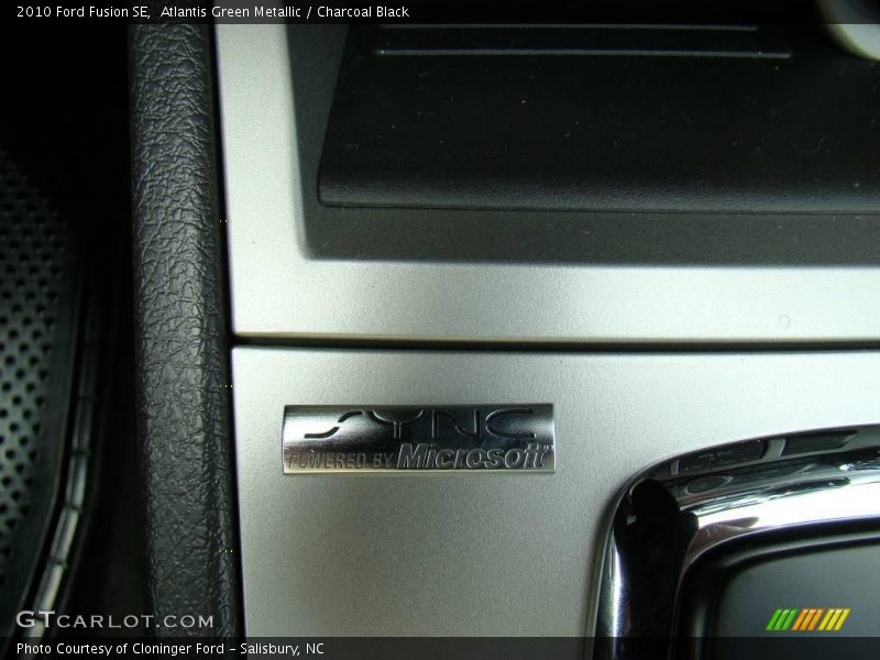 Atlantis Green Metallic / Charcoal Black 2010 Ford Fusion SE