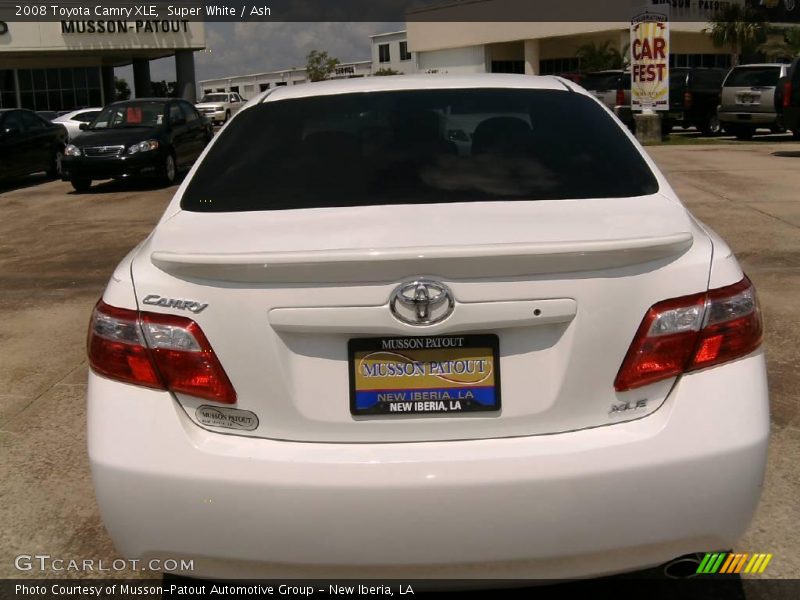 Super White / Ash 2008 Toyota Camry XLE