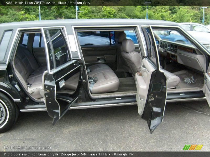 Black / Medium Gray 1988 Lincoln Town Car Limousine