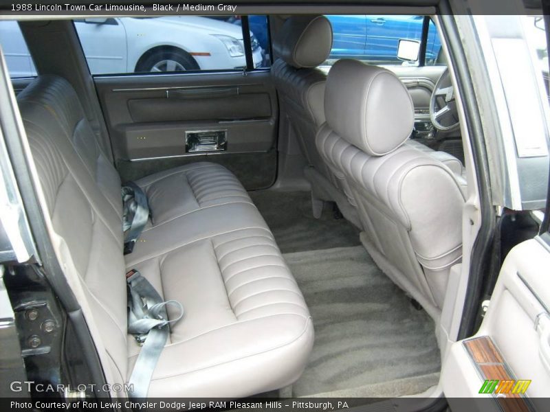 Black / Medium Gray 1988 Lincoln Town Car Limousine