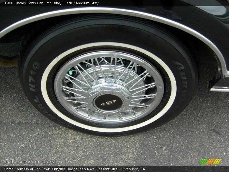 Black / Medium Gray 1988 Lincoln Town Car Limousine