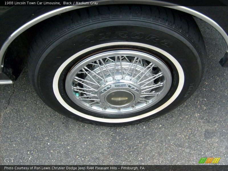 Black / Medium Gray 1988 Lincoln Town Car Limousine