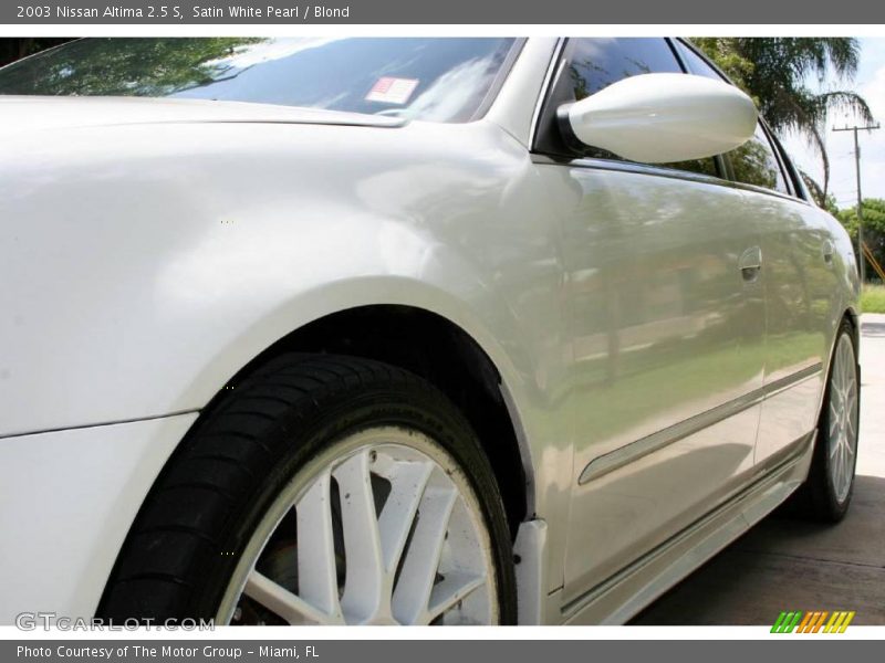 Satin White Pearl / Blond 2003 Nissan Altima 2.5 S