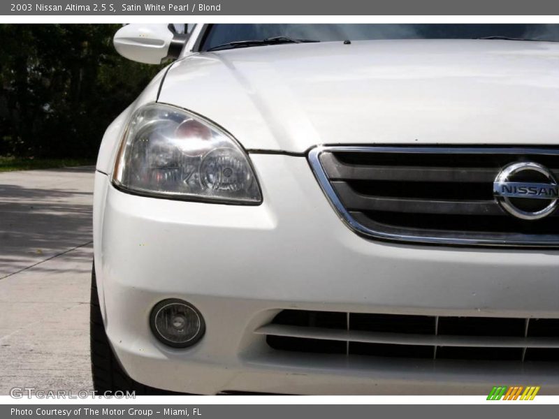 Satin White Pearl / Blond 2003 Nissan Altima 2.5 S