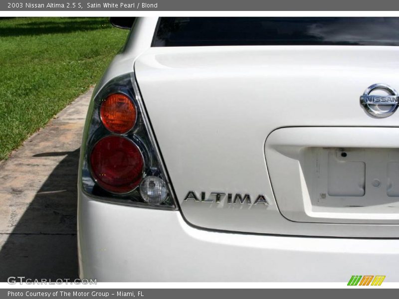 Satin White Pearl / Blond 2003 Nissan Altima 2.5 S