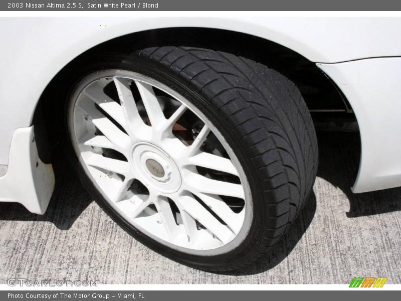 Satin White Pearl / Blond 2003 Nissan Altima 2.5 S