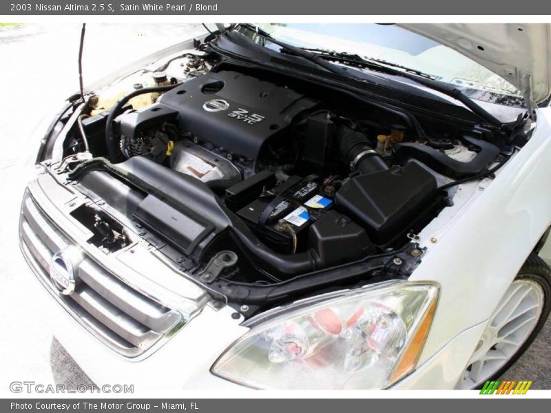 Satin White Pearl / Blond 2003 Nissan Altima 2.5 S