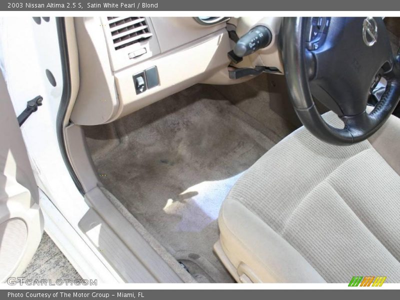 Satin White Pearl / Blond 2003 Nissan Altima 2.5 S