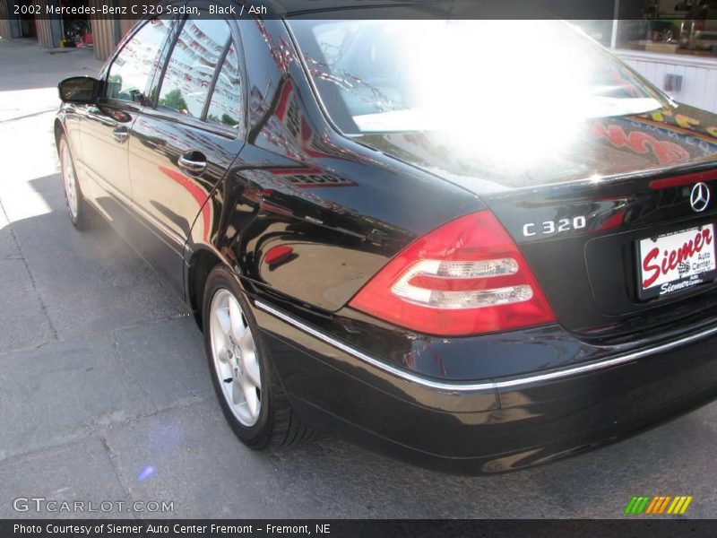 Black / Ash 2002 Mercedes-Benz C 320 Sedan
