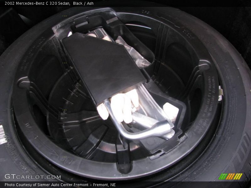 Black / Ash 2002 Mercedes-Benz C 320 Sedan