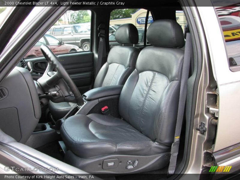 Light Pewter Metallic / Graphite Gray 2000 Chevrolet Blazer LT 4x4