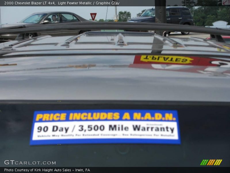 Light Pewter Metallic / Graphite Gray 2000 Chevrolet Blazer LT 4x4
