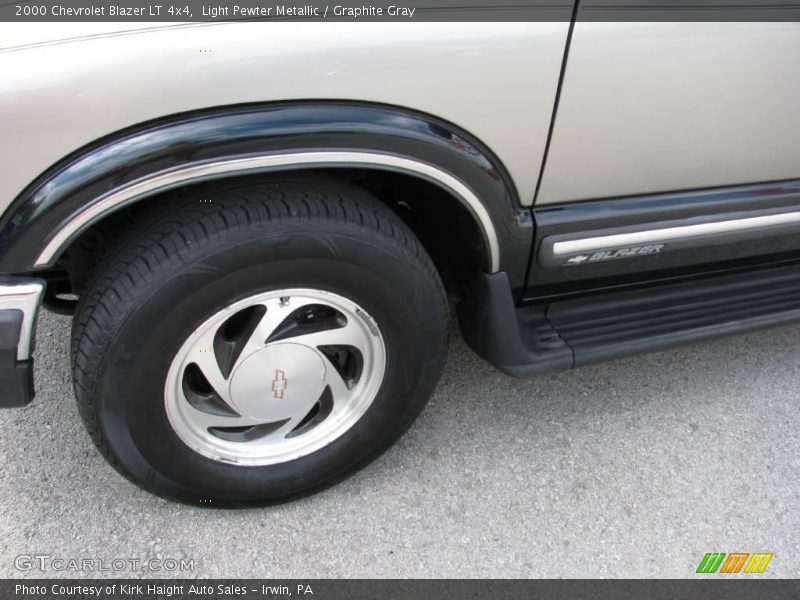 Light Pewter Metallic / Graphite Gray 2000 Chevrolet Blazer LT 4x4