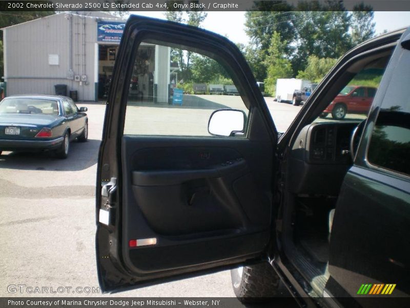 Onyx Black / Graphite 2002 Chevrolet Silverado 2500 LS Extended Cab 4x4