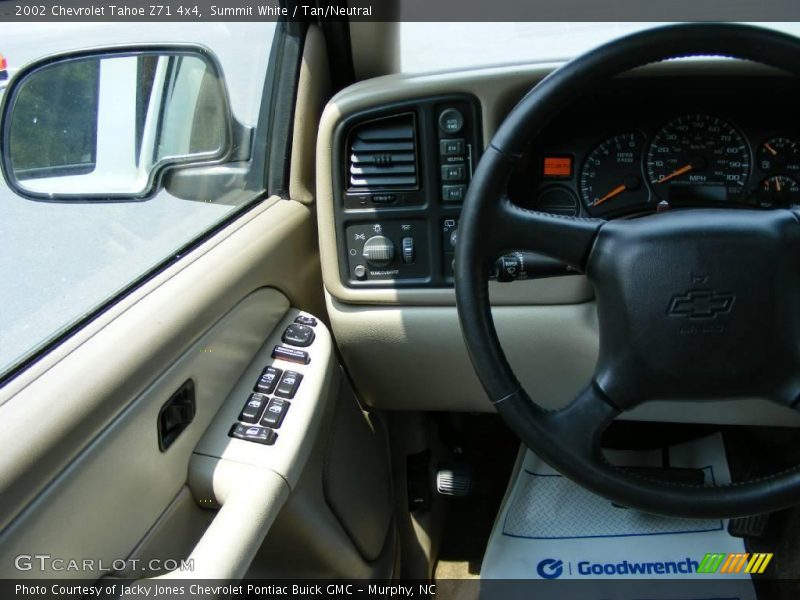 Summit White / Tan/Neutral 2002 Chevrolet Tahoe Z71 4x4