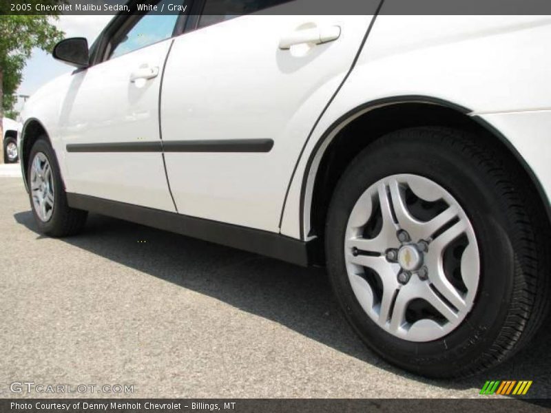 White / Gray 2005 Chevrolet Malibu Sedan