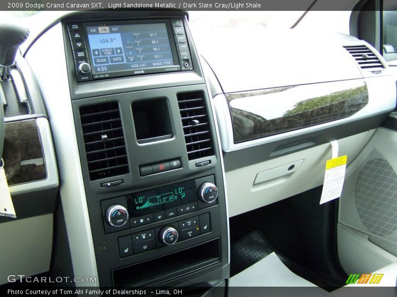 Light Sandstone Metallic / Dark Slate Gray/Light Shale 2009 Dodge Grand Caravan SXT