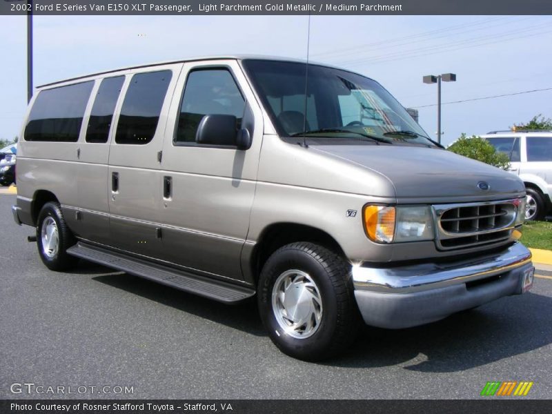 Light Parchment Gold Metallic / Medium Parchment 2002 Ford E Series Van E150 XLT Passenger