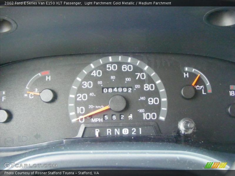 Light Parchment Gold Metallic / Medium Parchment 2002 Ford E Series Van E150 XLT Passenger