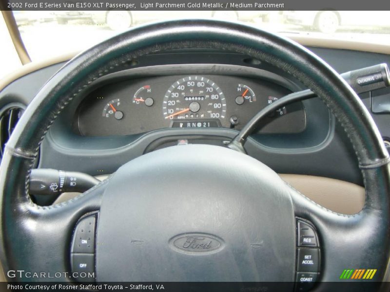 Light Parchment Gold Metallic / Medium Parchment 2002 Ford E Series Van E150 XLT Passenger