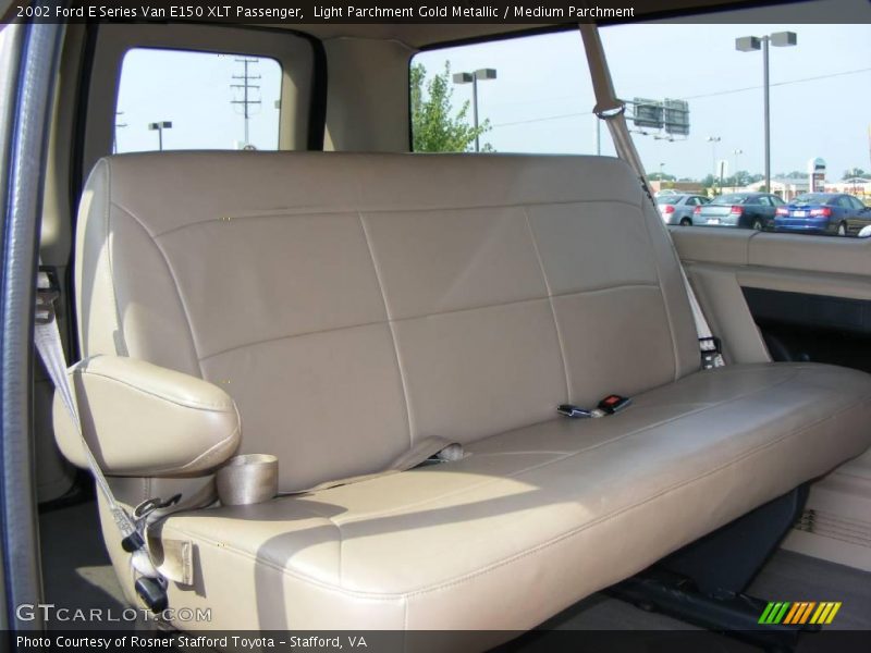 Light Parchment Gold Metallic / Medium Parchment 2002 Ford E Series Van E150 XLT Passenger