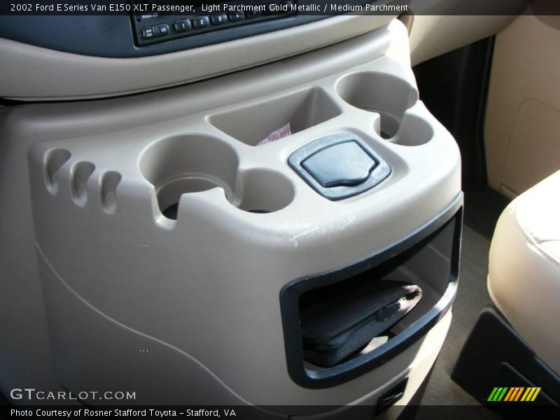 Light Parchment Gold Metallic / Medium Parchment 2002 Ford E Series Van E150 XLT Passenger