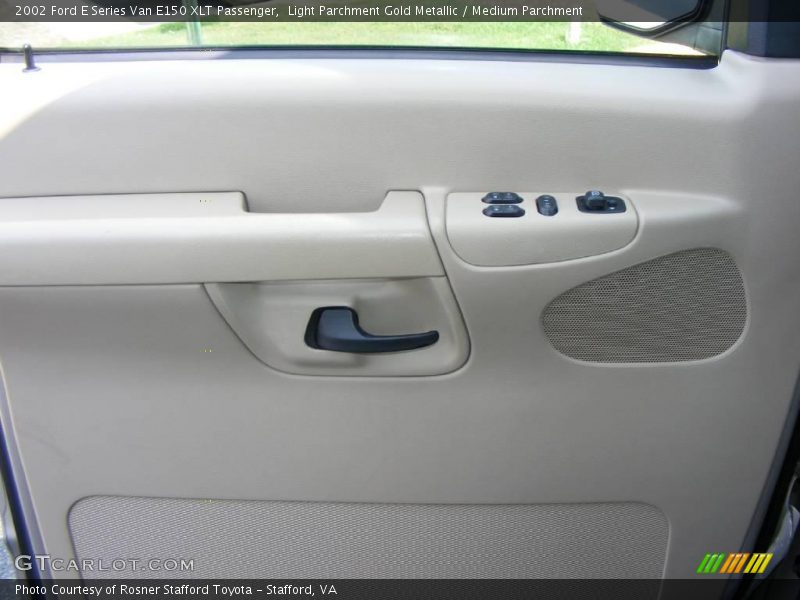 Light Parchment Gold Metallic / Medium Parchment 2002 Ford E Series Van E150 XLT Passenger