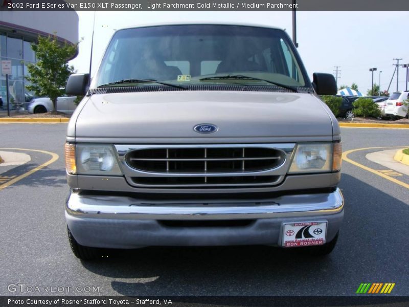 Light Parchment Gold Metallic / Medium Parchment 2002 Ford E Series Van E150 XLT Passenger