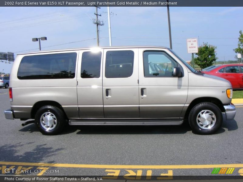 Light Parchment Gold Metallic / Medium Parchment 2002 Ford E Series Van E150 XLT Passenger