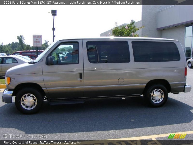 Light Parchment Gold Metallic / Medium Parchment 2002 Ford E Series Van E150 XLT Passenger