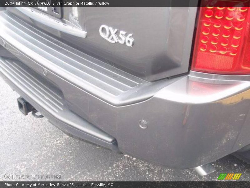 Silver Graphite Metallic / Willow 2004 Infiniti QX 56 4WD