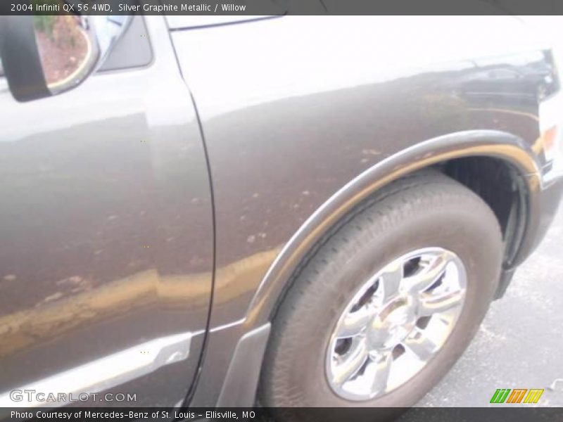 Silver Graphite Metallic / Willow 2004 Infiniti QX 56 4WD