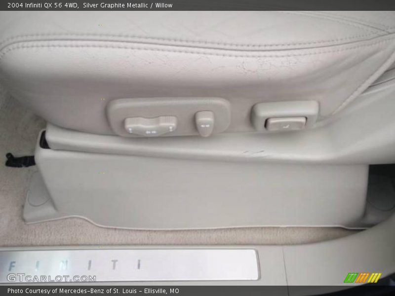 Silver Graphite Metallic / Willow 2004 Infiniti QX 56 4WD