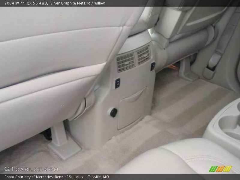 Silver Graphite Metallic / Willow 2004 Infiniti QX 56 4WD