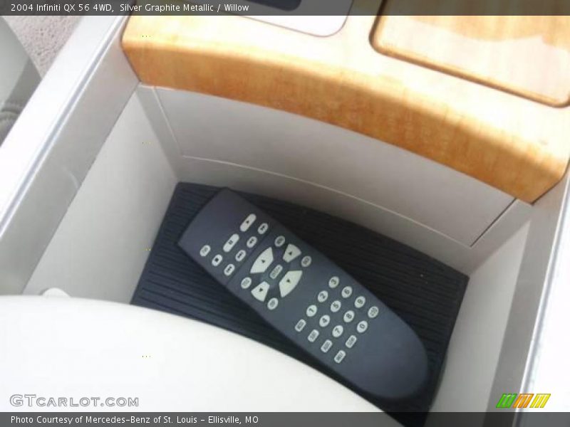 Silver Graphite Metallic / Willow 2004 Infiniti QX 56 4WD