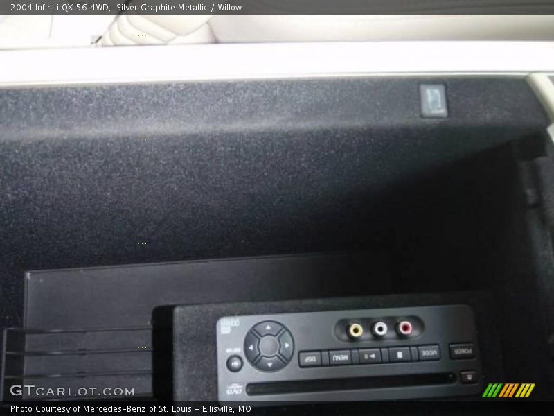 Silver Graphite Metallic / Willow 2004 Infiniti QX 56 4WD