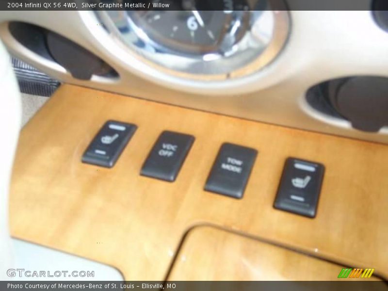 Silver Graphite Metallic / Willow 2004 Infiniti QX 56 4WD