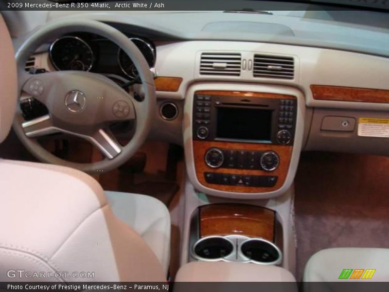 Arctic White / Ash 2009 Mercedes-Benz R 350 4Matic