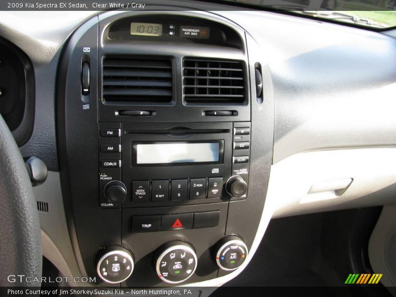 Clear White / Gray 2009 Kia Spectra EX Sedan