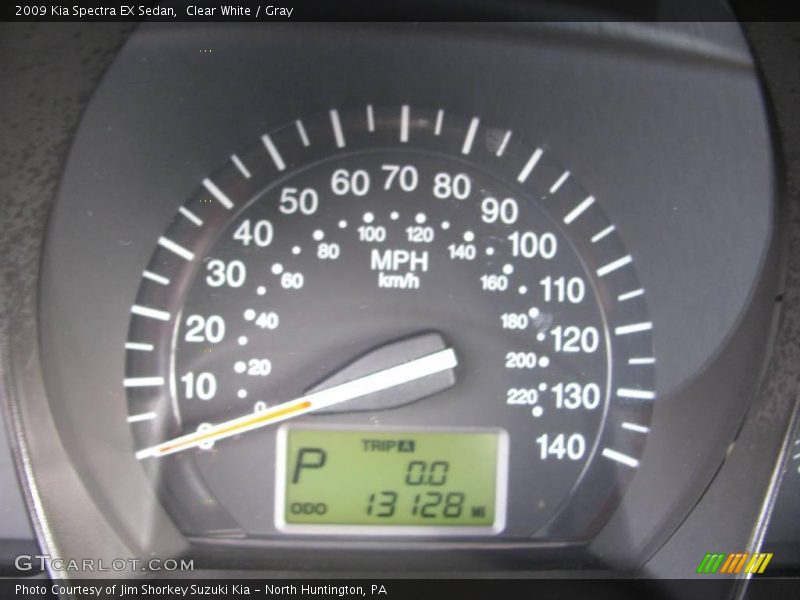 Clear White / Gray 2009 Kia Spectra EX Sedan