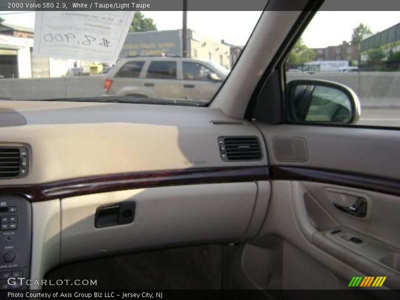 White / Taupe/Light Taupe 2000 Volvo S80 2.9