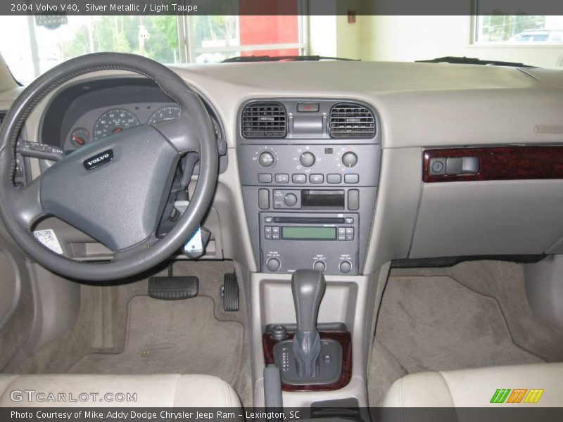 Silver Metallic / Light Taupe 2004 Volvo V40