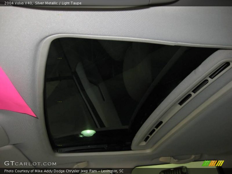 Silver Metallic / Light Taupe 2004 Volvo V40