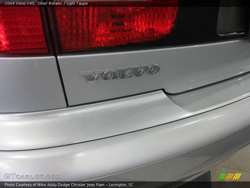 Silver Metallic / Light Taupe 2004 Volvo V40