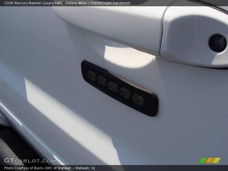 Oxford White / Pebble/Light Parchment 2006 Mercury Mariner Luxury 4WD