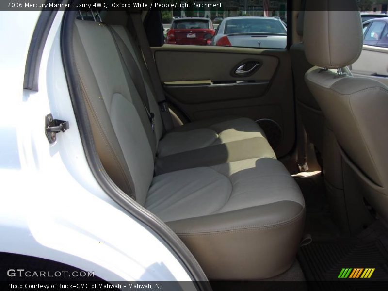 Oxford White / Pebble/Light Parchment 2006 Mercury Mariner Luxury 4WD