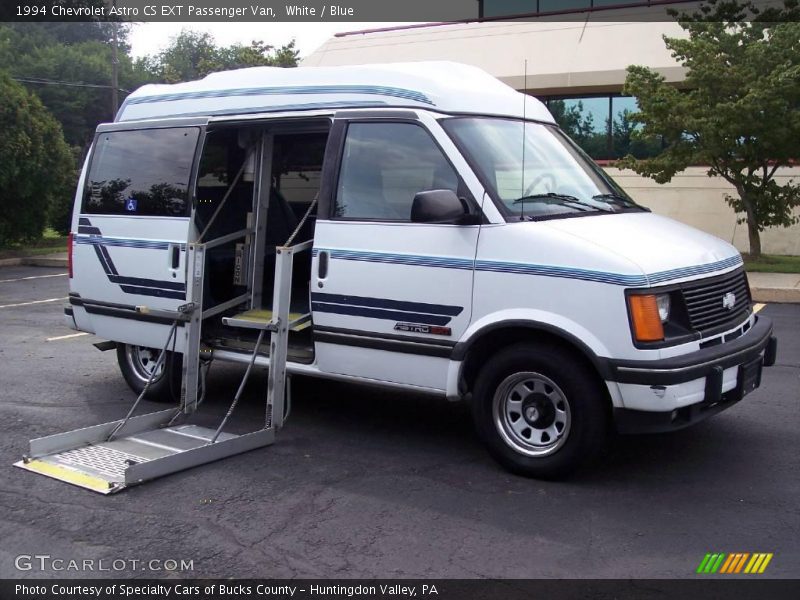 White / Blue 1994 Chevrolet Astro CS EXT Passenger Van